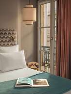 Handsome Hotel