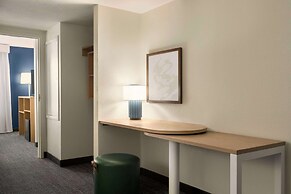 Spark by Hilton Orlando Universal Blvd