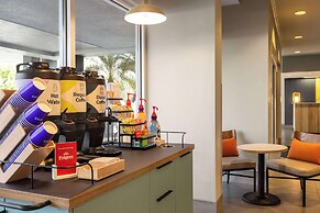 Spark by Hilton Orlando Universal Blvd