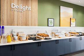 Spark by Hilton Orlando Universal Blvd