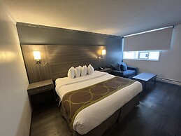 Super 8 by Wyndham Macleod Trail Calgary