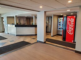 Super 8 by Wyndham Macleod Trail Calgary