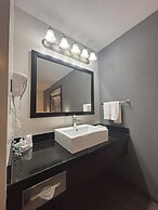 Super 8 by Wyndham Macleod Trail Calgary