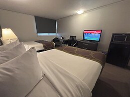 Super 8 by Wyndham Macleod Trail Calgary