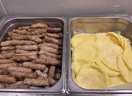 Super 8 by Wyndham Macleod Trail Calgary