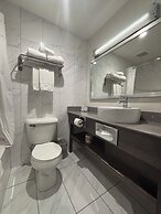 Super 8 by Wyndham Macleod Trail Calgary