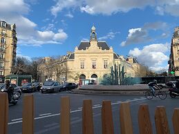 Hipotel Belgrand Edith Piaf