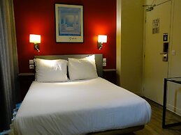Hipotel Belgrand Edith Piaf