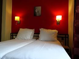 Hipotel Belgrand Edith Piaf