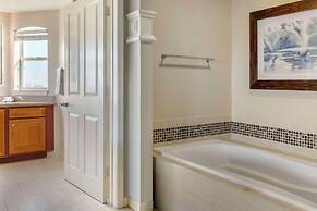 Hilton Grand Vacations Club SeaWorld® Orlando