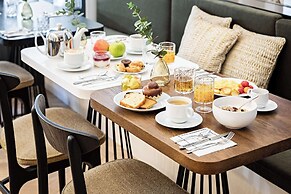 Best Western Premier The Blake Paris Gare Saint Lazare