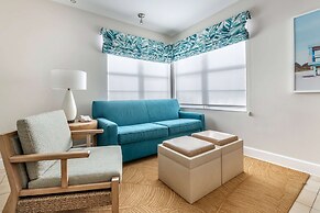 Hilton Vacation Club Crescent on South Beach Miami