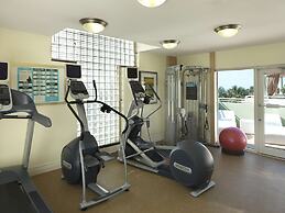 Hilton Vacation Club Crescent on South Beach Miami