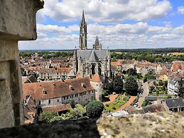Château Jeanne & the Forest - Château de Montvillargenne