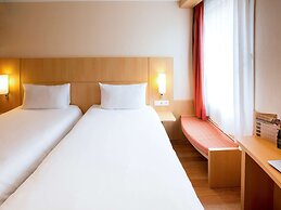 ibis Cherbourg La Glacerie