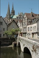 B&B HOTEL Chartres Centre Cathédrale