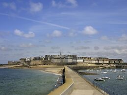 ibis Saint Malo La Madeleine