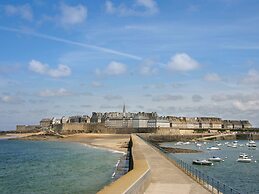 ibis Saint Malo La Madeleine