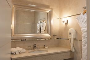 Hotel Renoir