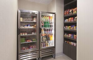 La Quinta Inn & Suites by Wyndham Jackson Airport