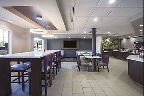 La Quinta Inn & Suites by Wyndham Jackson Airport