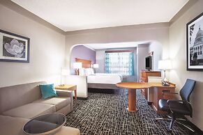 La Quinta Inn & Suites by Wyndham Jackson Airport