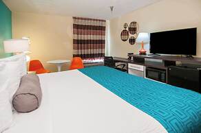 Howard Johnson by Wyndham Scott Lafayette