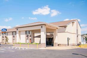 Howard Johnson by Wyndham Scott Lafayette