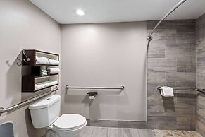 Howard Johnson by Wyndham Jackson