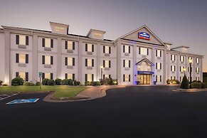 Howard Johnson by Wyndham Jackson