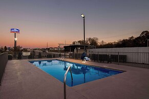 Howard Johnson by Wyndham Jackson