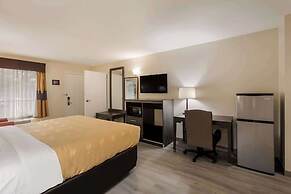 Quality Inn & Suites near Lake Oconee