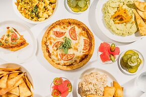 The Lindy Renaissance Charleston Hotel