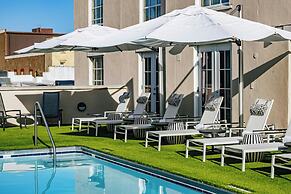 The Lindy Renaissance Charleston Hotel