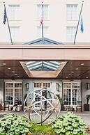 The Lindy Renaissance Charleston Hotel