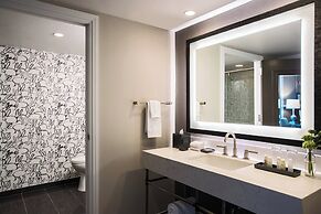 The Lindy Renaissance Charleston Hotel