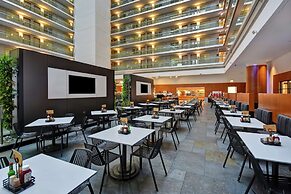 Embassy Suites by Hilton Chicago Downtown Magnificent Mile