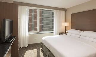 Embassy Suites by Hilton Chicago Downtown Magnificent Mile
