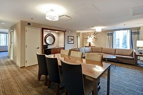 Embassy Suites by Hilton Chicago Downtown Magnificent Mile