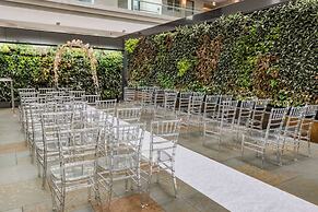 Embassy Suites by Hilton Chicago Downtown Magnificent Mile