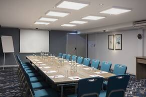 Leonardo London Heathrow Airport