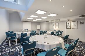 Leonardo London Heathrow Airport