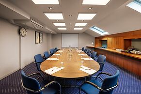 Leonardo London Heathrow Airport