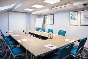 Leonardo London Heathrow Airport