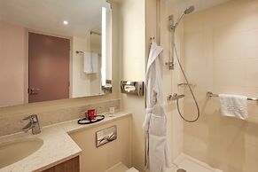 Leonardo London Heathrow Airport