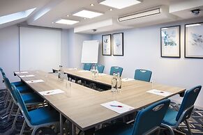 Leonardo London Heathrow Airport