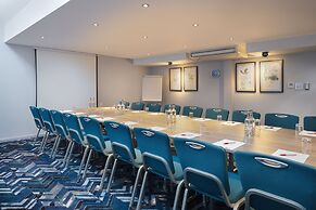 Leonardo London Heathrow Airport