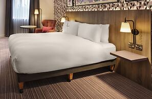 Leonardo London Heathrow Airport