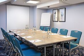 Leonardo London Heathrow Airport