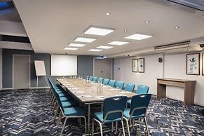 Leonardo London Heathrow Airport